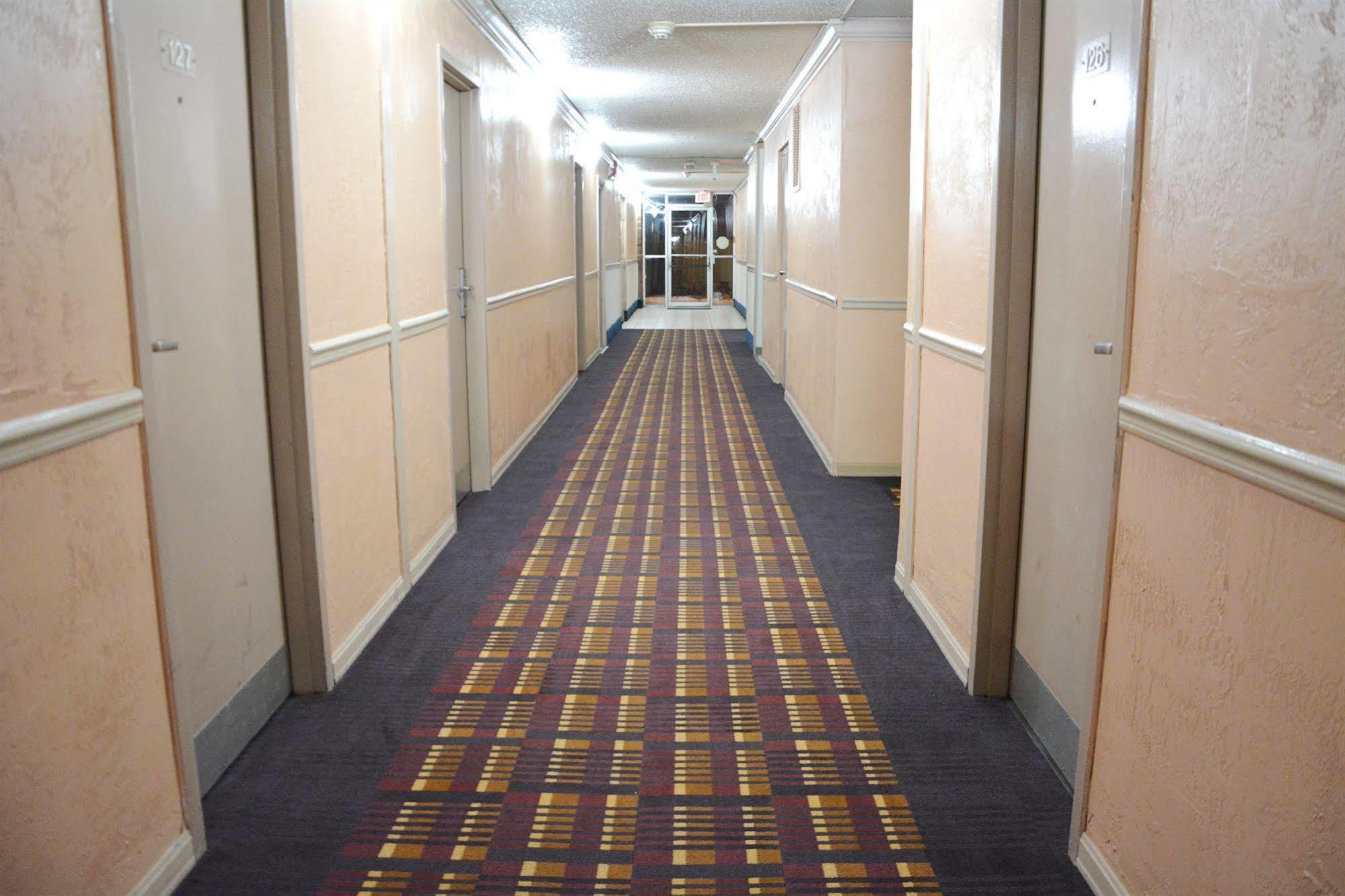 Columbus Grand Hotel & Banquet Center Экстерьер фото