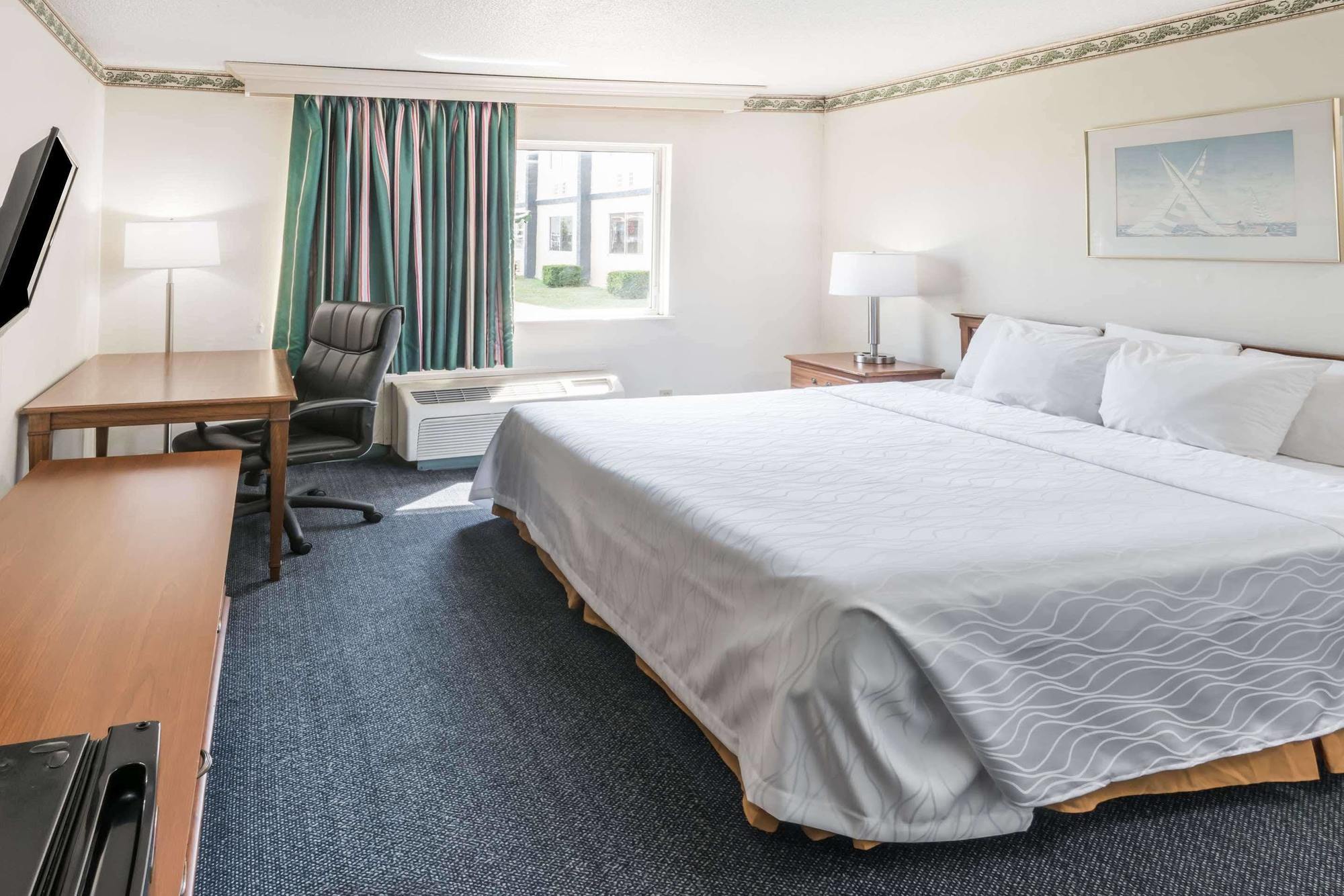 Columbus Grand Hotel & Banquet Center Экстерьер фото
