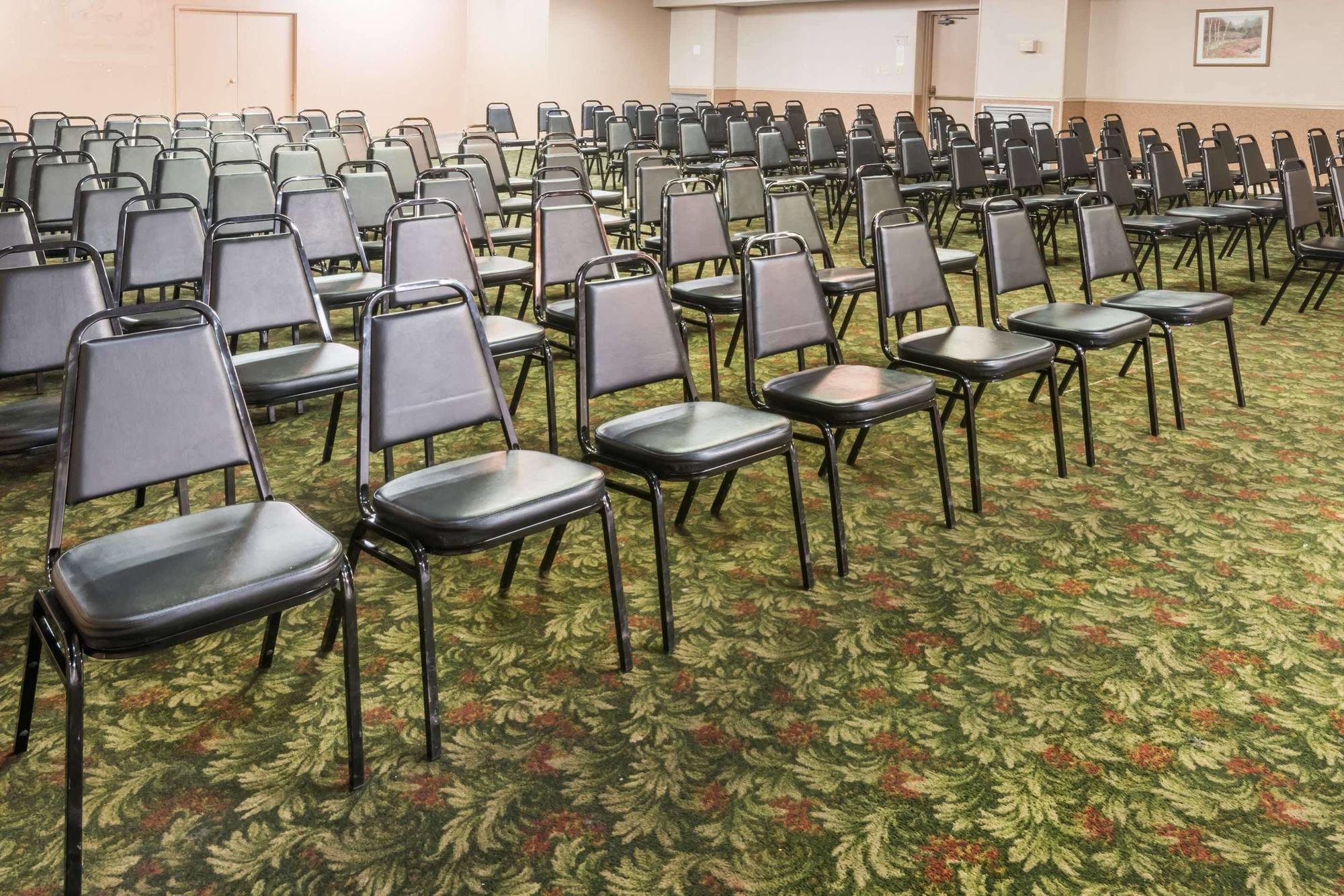 Columbus Grand Hotel & Banquet Center Экстерьер фото