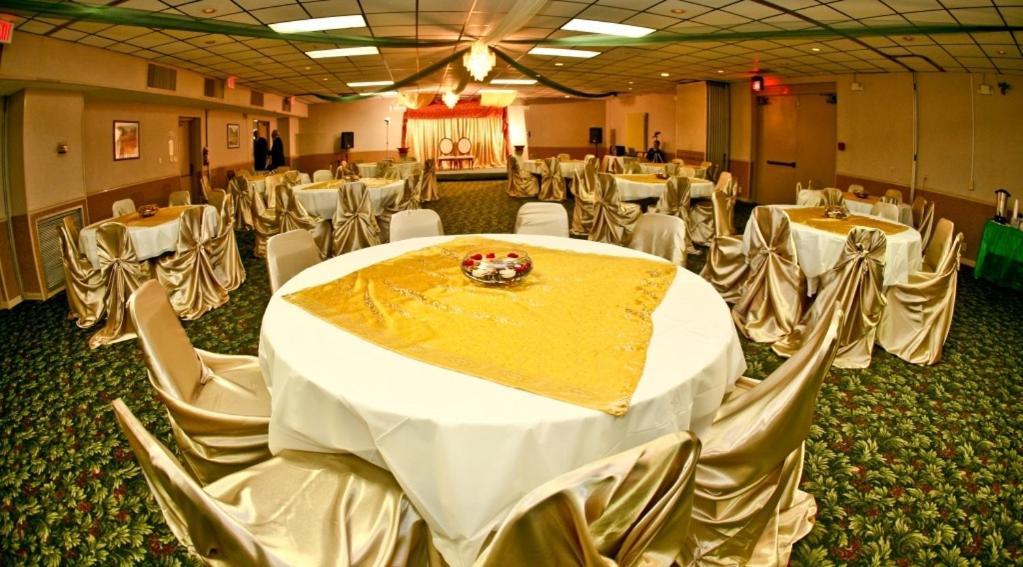 Columbus Grand Hotel & Banquet Center Экстерьер фото