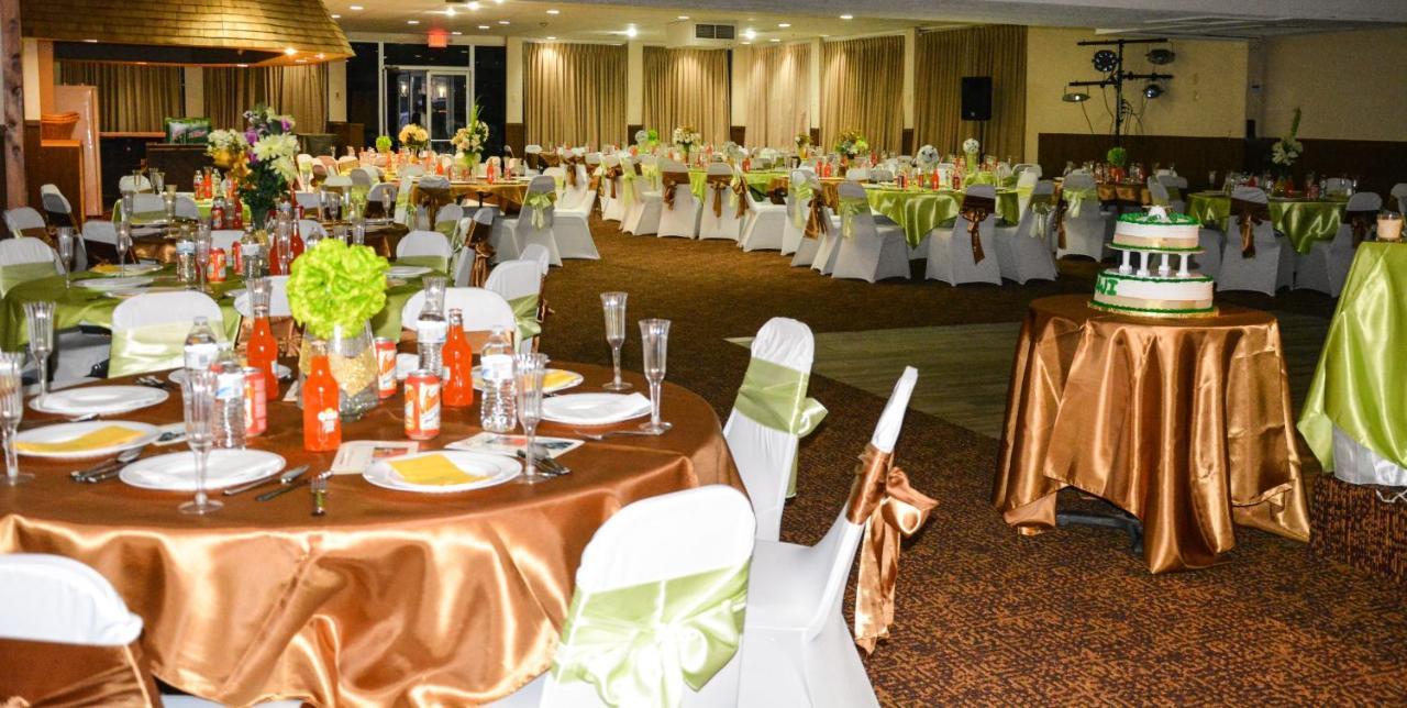 Columbus Grand Hotel & Banquet Center Экстерьер фото